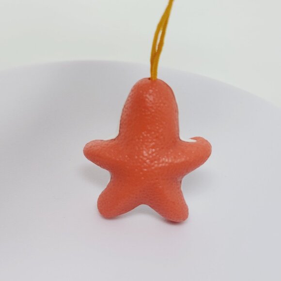 Winnie The Pooh Peek-A-Pooh Starfish Pooh Phone Charm Animal Figures Series #7 - Picture 2 of 2